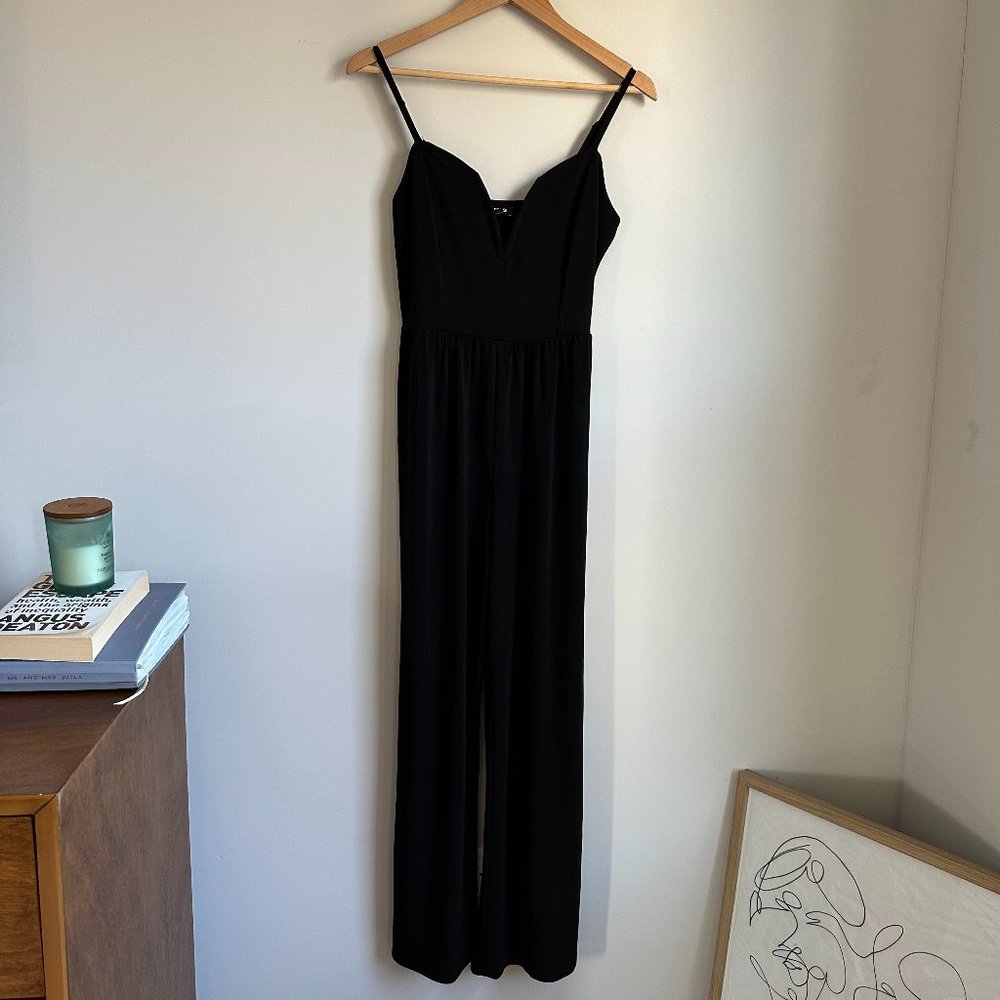 Express - Black Sleeveless Wide-Leg V-Wire Jumpsuit